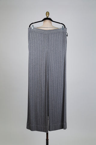 Pantalon tailleur gris à rayures (14)