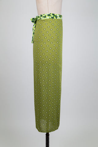 Green sarong skirt with polka dot print (S+)