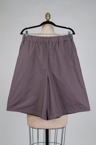 Taupe brown wide-leg Bermuda shorts (M)