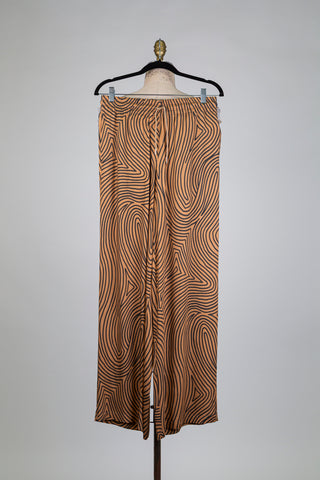 Pantalon fluide brun à imprimé graphique noir (6)