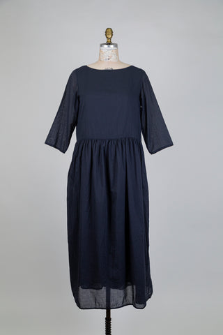 Midnight blue dress with full skirt (S+)