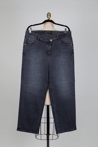 Pantalon denim noir délavé taille asymétrique (4-8-10-14)