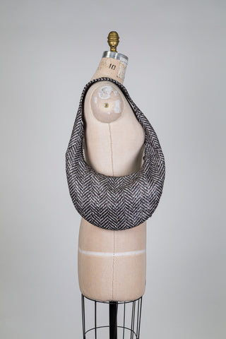 Sac hobo à chevrons blanc et noir fini argenté