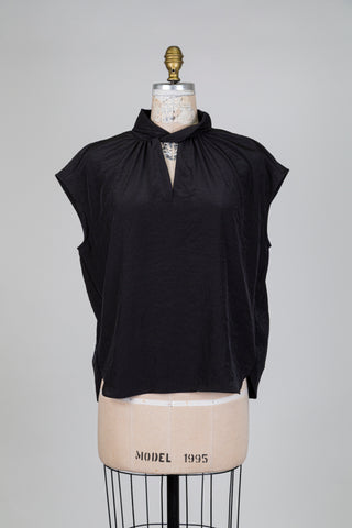 Blouse noire à col montant twisté (10)