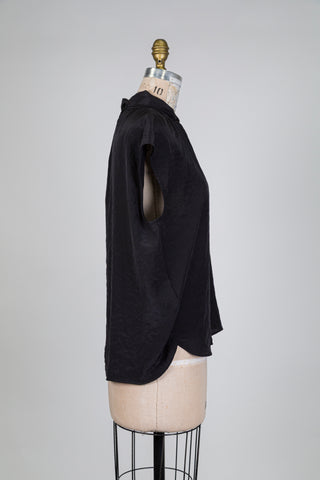 Blouse noire à col montant twisté (10)