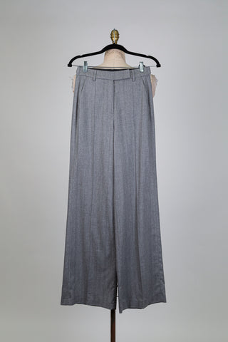Pantalon tailleur gris à fines rayures (4)