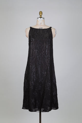 Robe noire à appliqués floraux (4 à 12)