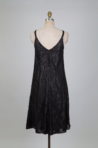 Robe noire à appliqués floraux (4 à 12)