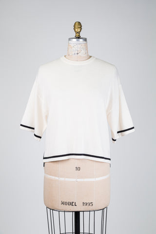 Ivory oversized sweater with black details (6+)