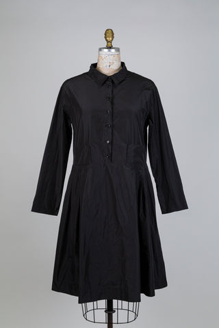 Robe noire col chemise à jupe plissée (S)