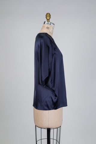 Blouse marine en soie à col bijouté (6)