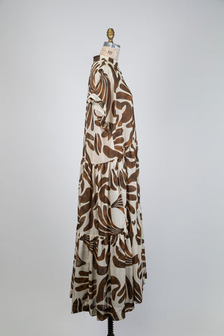 Robe ivoire à jeu de volants (14/16)