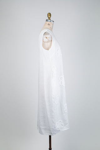 White dress with embossed floral pattern (S/M to L/XL)