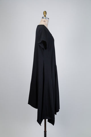 Black dress with asymmetrical hem (OS)