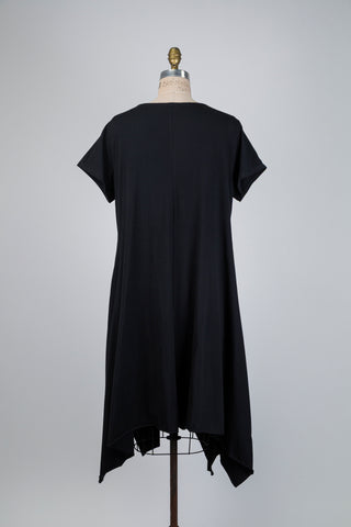 Black dress with asymmetrical hem (OS)