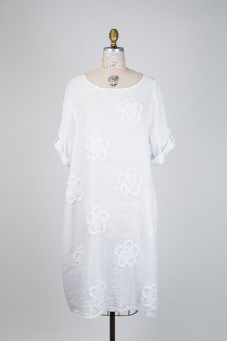Robe midi blanche à relief floral (L/XL)