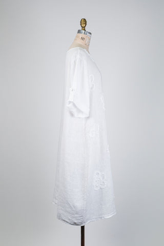 Robe midi blanche à relief floral (L/XL)