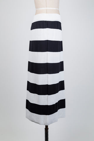 Soft knit pencil skirt (US 10-12)