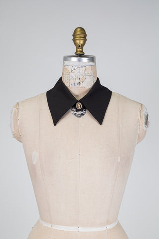 Faux col noir à bouton bijou (TU)