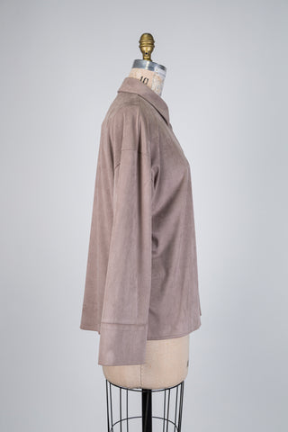 Chemisier taupe souple effet suède (6)