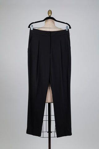 Black tailored trousers with pleats (S/M)