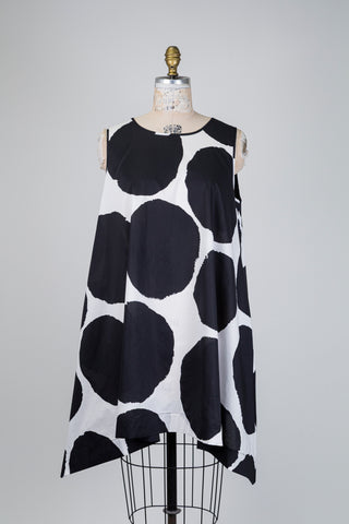 Robe trapèze à pois graphiques noirs (S+ et M+)