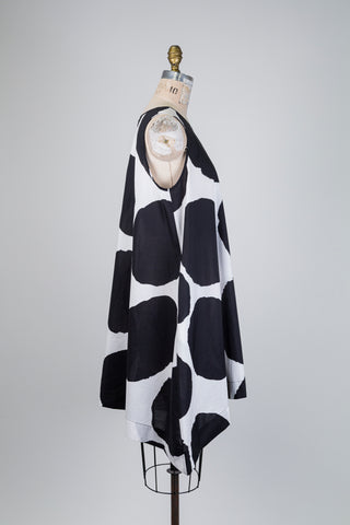 Robe trapèze à pois graphiques noirs (S+ et M+)
