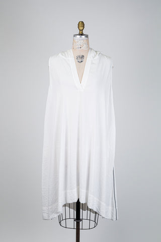 Sporty chic white tunic with piping (14/16)