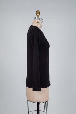 Black long-sleeved T-shirt (S)