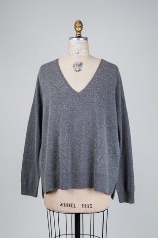 Minimalist grey knit sweater (L)