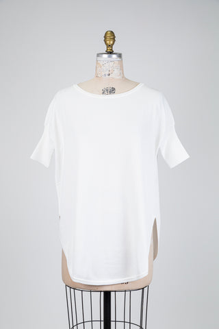 Comfortable white knit tunic (OS)