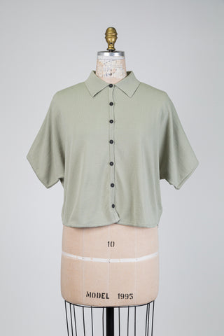 Chemisier écourté en tricot vert sauge (TU)