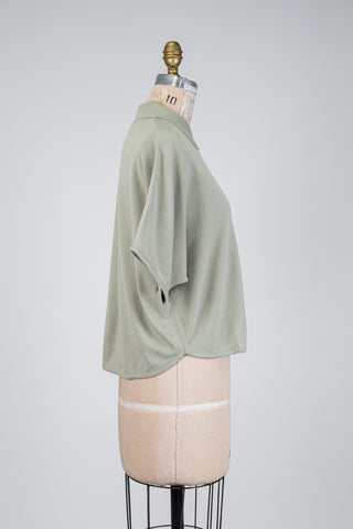 Chemisier écourté en tricot vert sauge (TU)
