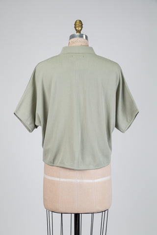 Chemisier écourté en tricot vert sauge (TU)