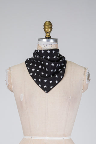 Foulard dandy noir étoilé (2 longueurs)