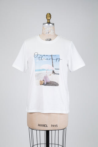 T-shirt blanc à imprimé plage (6)