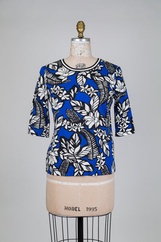 Chandail bleu azur floral N&B (M)