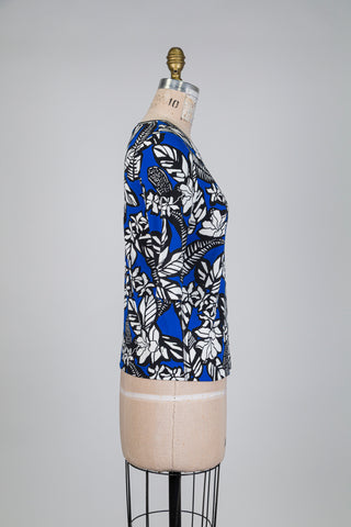 Chandail bleu azur floral N&B (M)