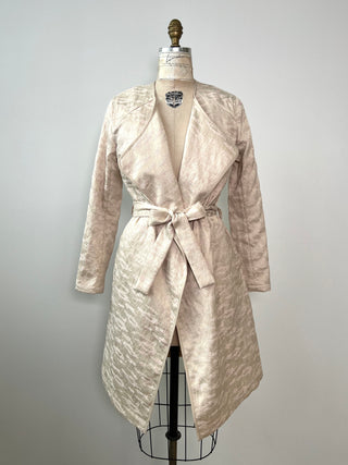 Vanilla textured jacket with iridescent powder pink embroidery (XS)