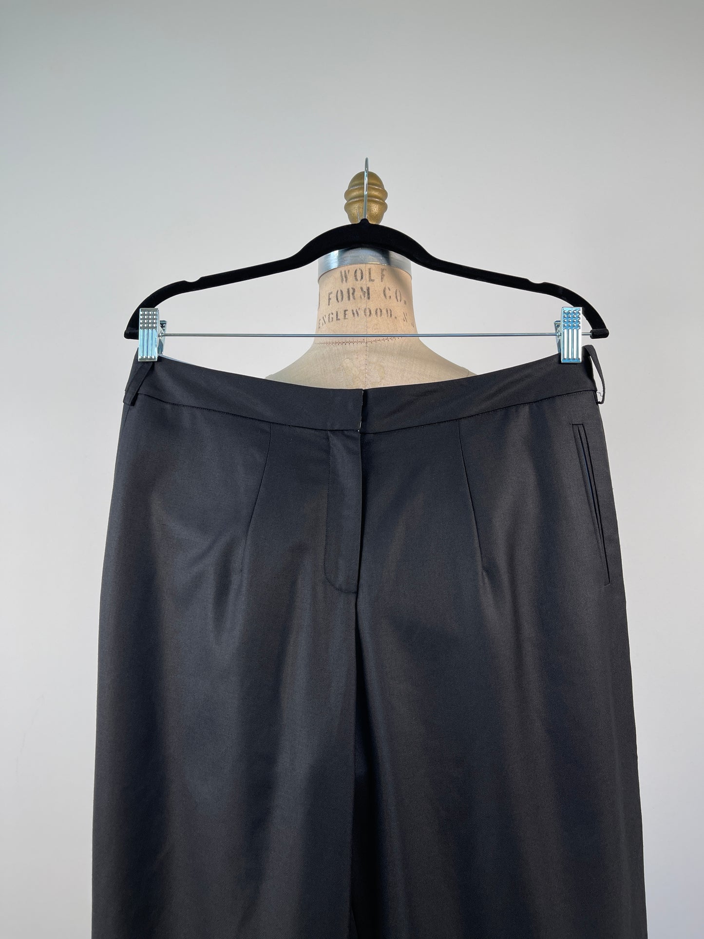 Pantalon noir indémodable en fine laine luxueuse (XS/S)