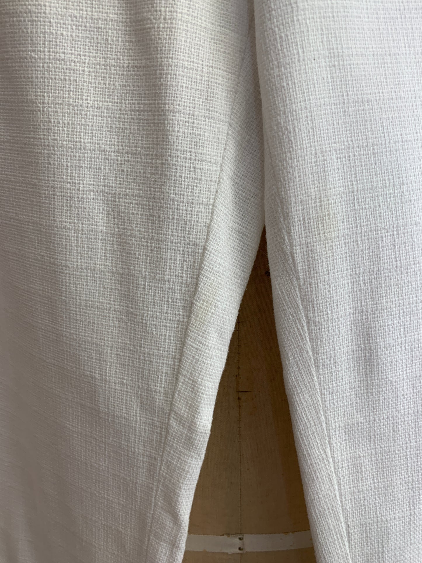 Pantalon blanc texturé minimaliste