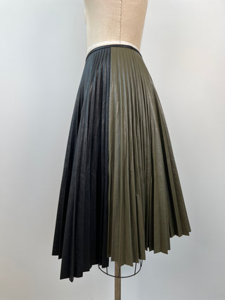 Black and khaki faux leather pleated skirt (XS+S)