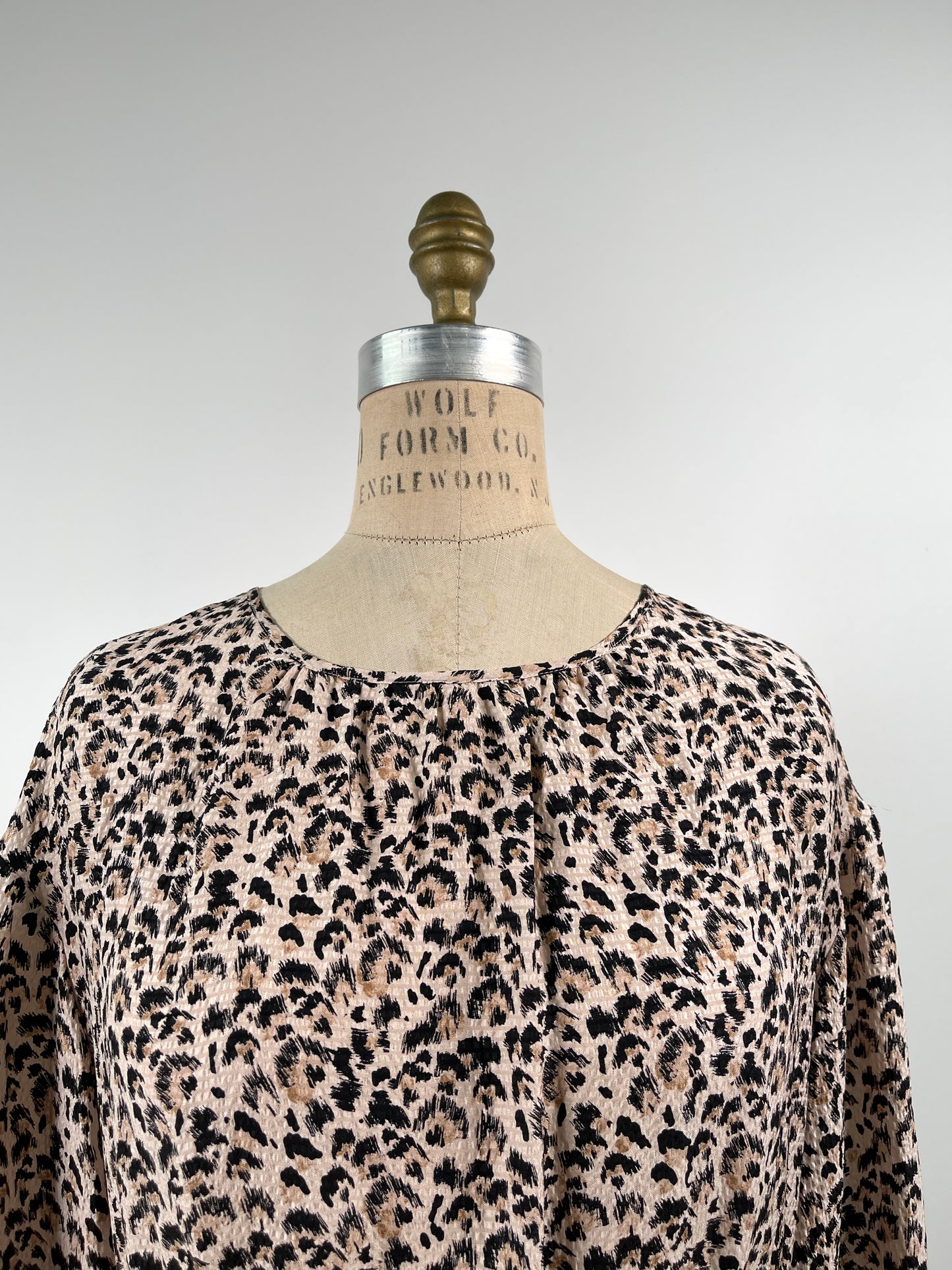 Robe léopard en soie à manches longues (S)