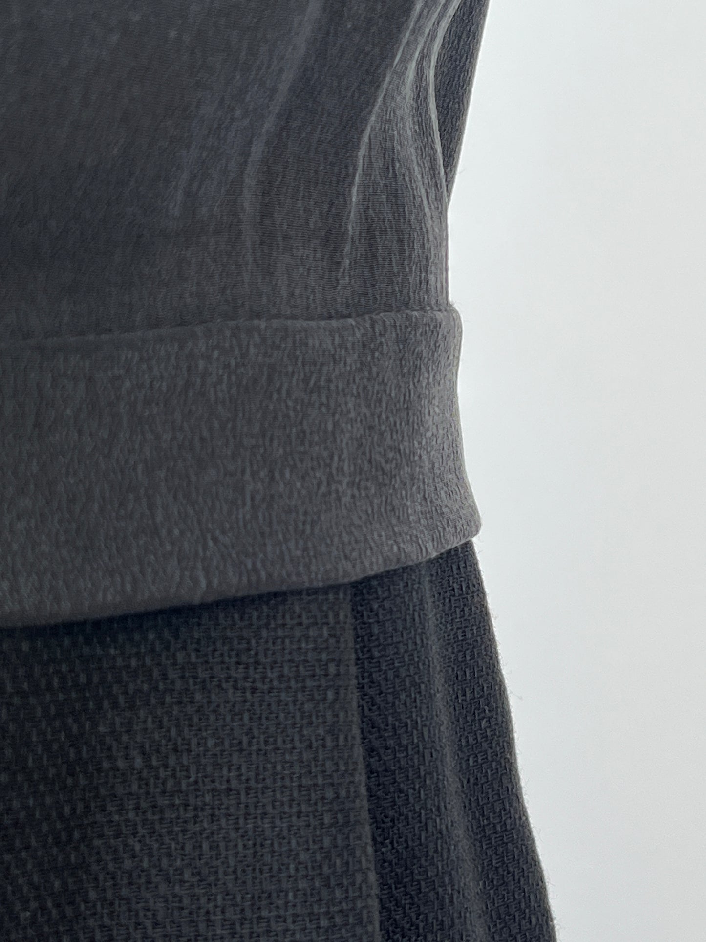 Robe noire bi matière en pure soie et pur coton (XS)