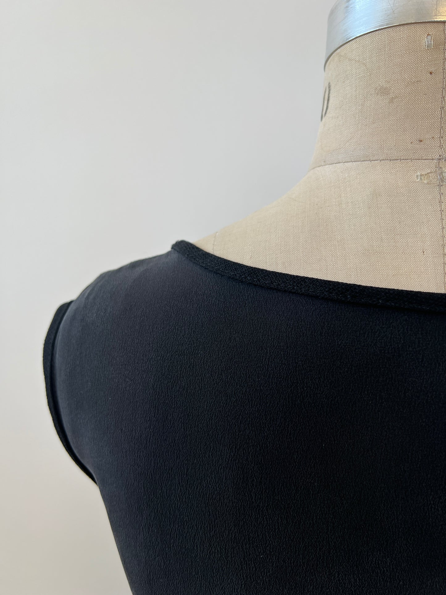 Robe noire bi matière en pure soie et pur coton (XS)
