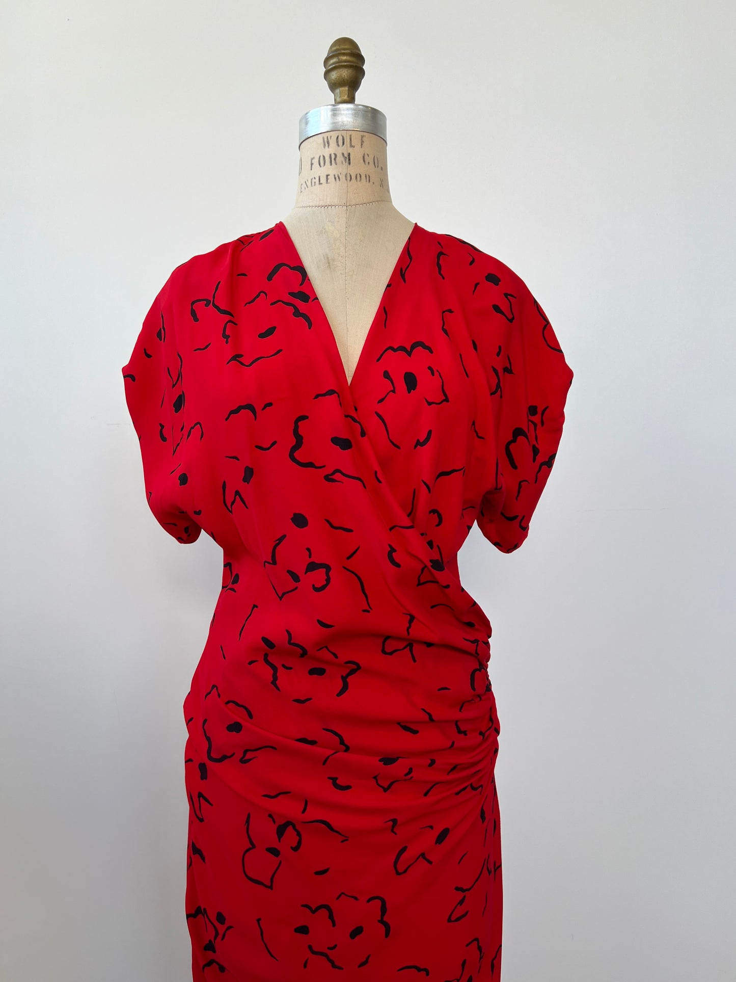 Robe vintage cache-coeur rouge à imprimé noir (XS/S)