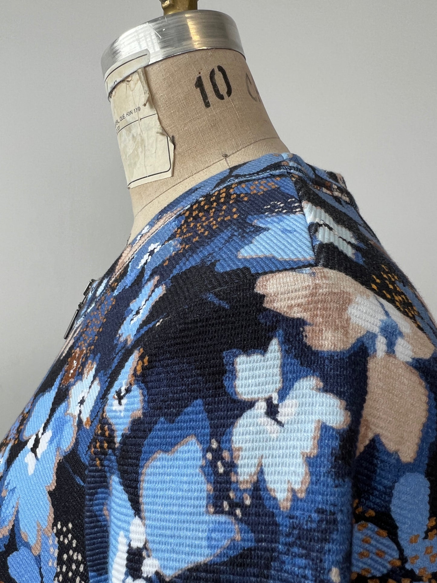 Veste marine à imprimé floral bleu texturé lavable (10)