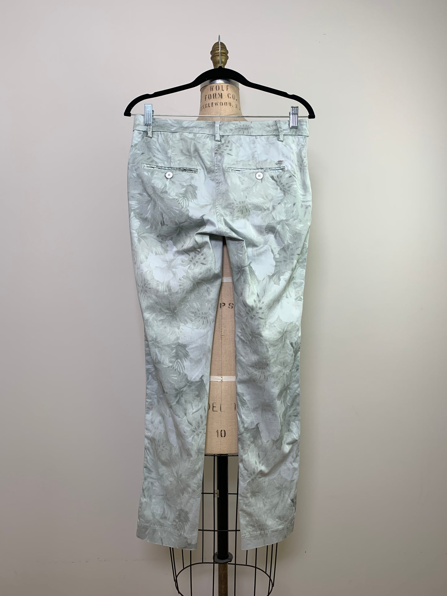 Pantalon droit en coton extensible à imprimé de feuilles