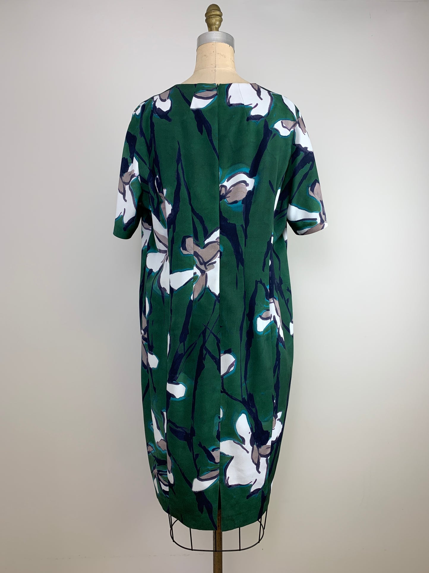 Robe à motif floral vert et mauve (T+)
