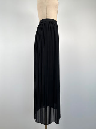 Long flowing black skirt in two materials, semi-pleated, washable (S)